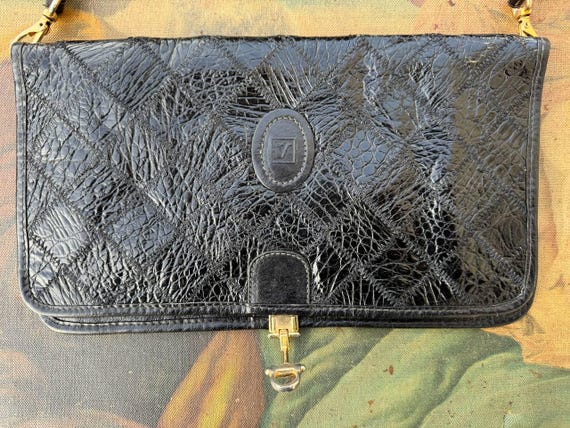 Vintage black leather clutch purse, Small leather bag,italian handbag, 1980s purse, everyday clutch. Clasp wallet