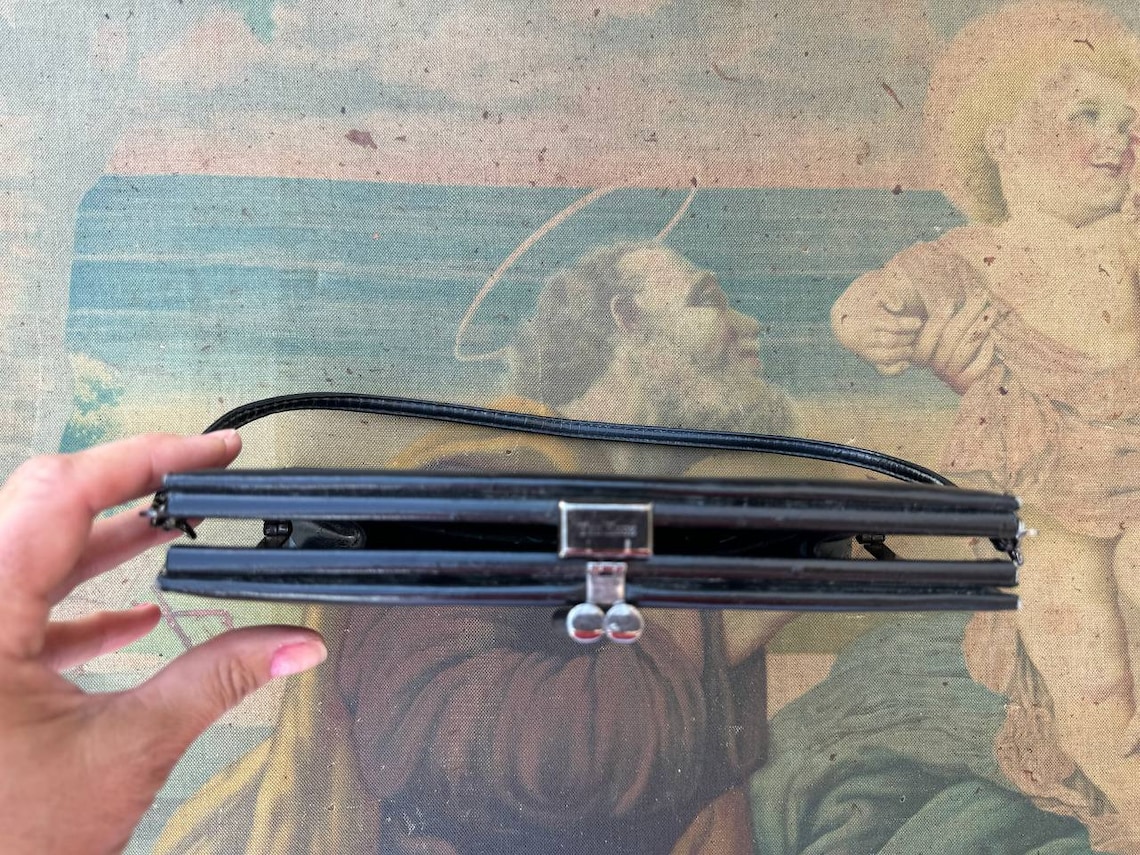 Vintage black leather bag, kiss lock clutch purse Tre Esse , elegant evening bag for woman. Italian handbag., foto 3 di 5