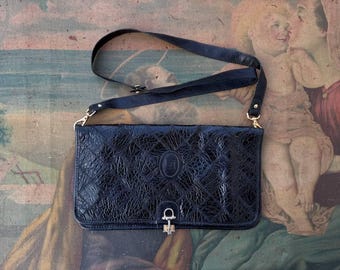 Vintage black leather clutch purse, Small leather bag,italian handbag, 1980s purse, everyday clutch. Clasp wallet