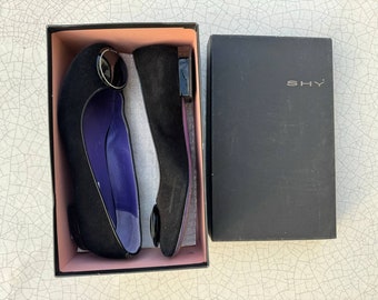 Vintage Black Suede Low Heel Shoes, Shy Italian Pumps, Size 10.5 US