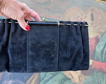 Black suede clutch. Kiss lock purse bag, elegant evening clutch vintage 1990s.