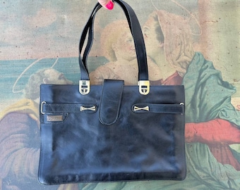 Vintage black leather bag,  italian handbag 1980s. Everyday bag for woman.