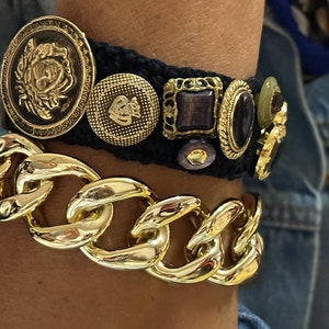 Knopf Armband Panzerkette, Vintage Armband mit seltenen Knöpfen aus den 60er Jahren. Vergoldetes Armband.