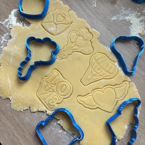 Valentine's Day cookie cutter, heart, love, envelope, heart with wings, Valentine's Day cookie