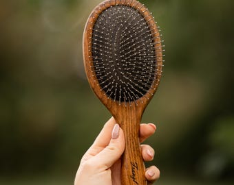 Personalized Mane and Tail Brush with Metal Bristles – Wooden Detangling Brush