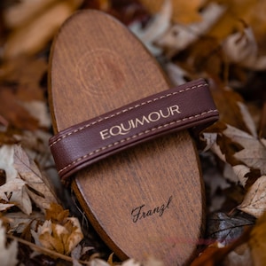 Personalized Horse Brush with Horsehair – Premium Wooden Body Brush with Engraving – Gift Idea Horse Grooming Equestrian Stable Care