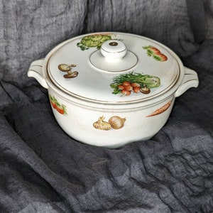 Vintage Ceramic Round Covered Casserole Dish