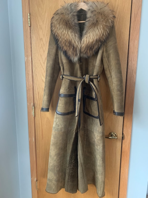 LONG OLIVE SHEARLING  Coat with Fur Collar