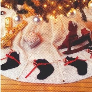 Christmas Tree Skirt CROCHET Pattern - pdf PATTERN Round Christmas Tree Skirt - pdf Vintage Crochet