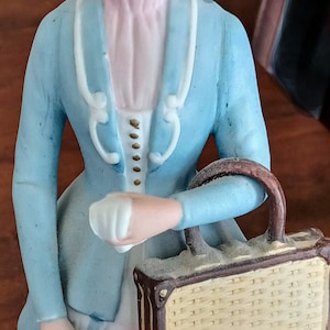 Vintage Collectible 1979 Albee Award Presented To President Club Members Avon Porcelain Figurine