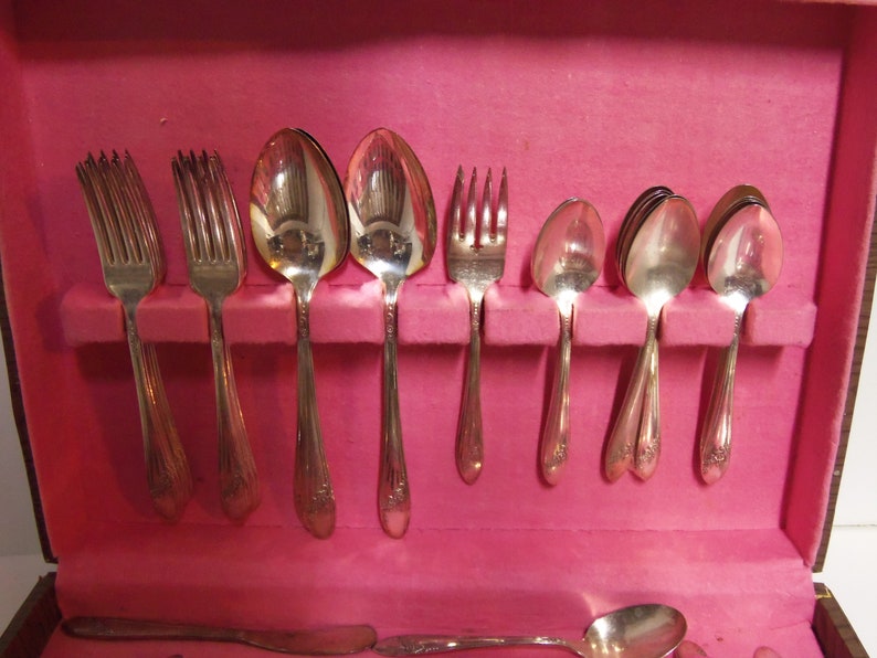 Vintage Silverware Tudor Plate Oneida Community 44 Pieces in Original