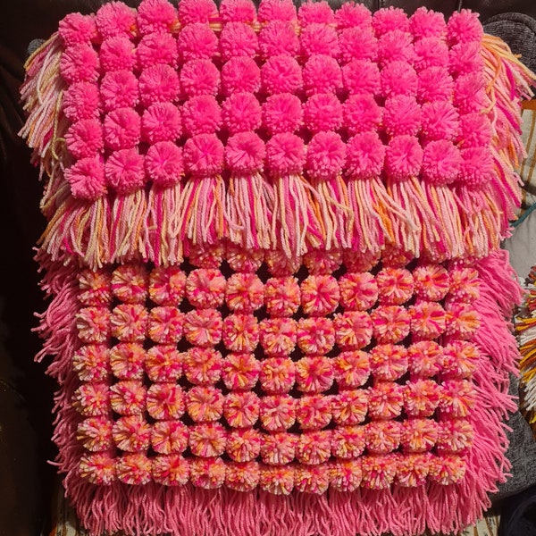 Pompom blankets