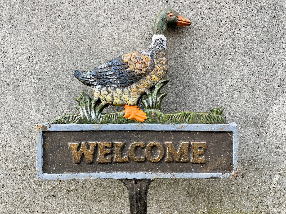 CAST IRON WELCOME BIRDS SIGN LAWN SPIKE - METAL GARDEN ORNAMENT