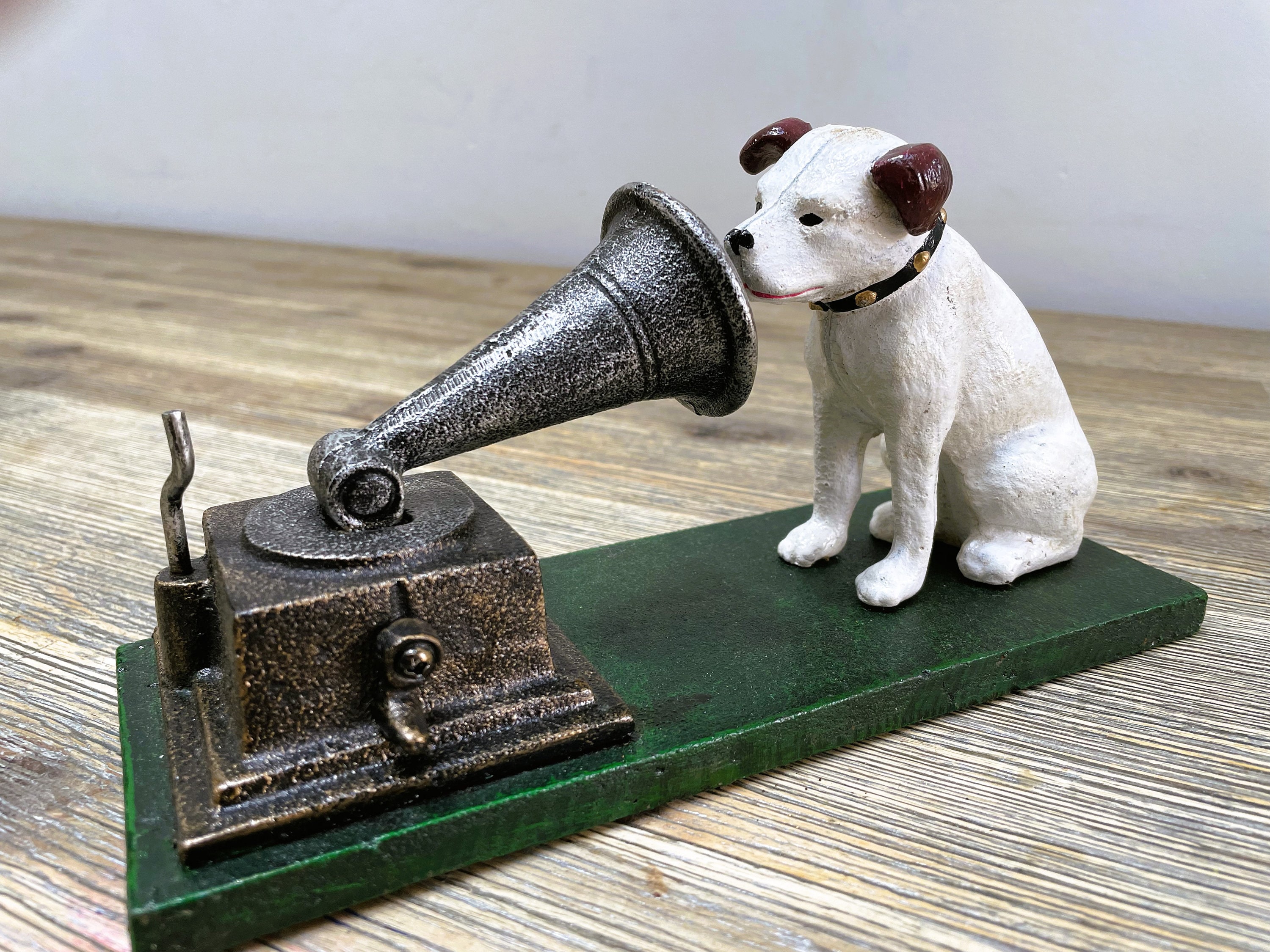 ホビー・楽器・アート respect Magnificent Cast Iron Figurine of Dog Nipper With Gramophone 
