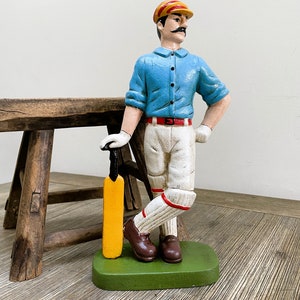 Fine sculpture of a Batsman - Cast iron cricket player