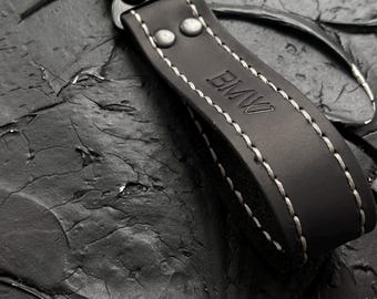 ブラックレザーBMWキーホルダー（メタルカラビナ付き）、カーアクセサリー