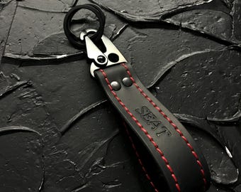 シートキーホルダーレザー、ブラックカラビナ付き、カーアクセサリー