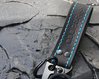 Mini Cooper S レザーキーホルダー（ブラックカラビナ付き）、カーアクセサリー