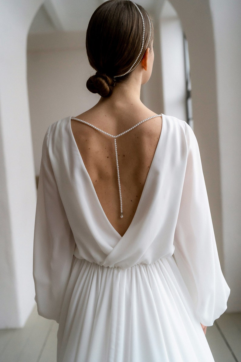 Minimalist Wedding Dress Valeria image 2