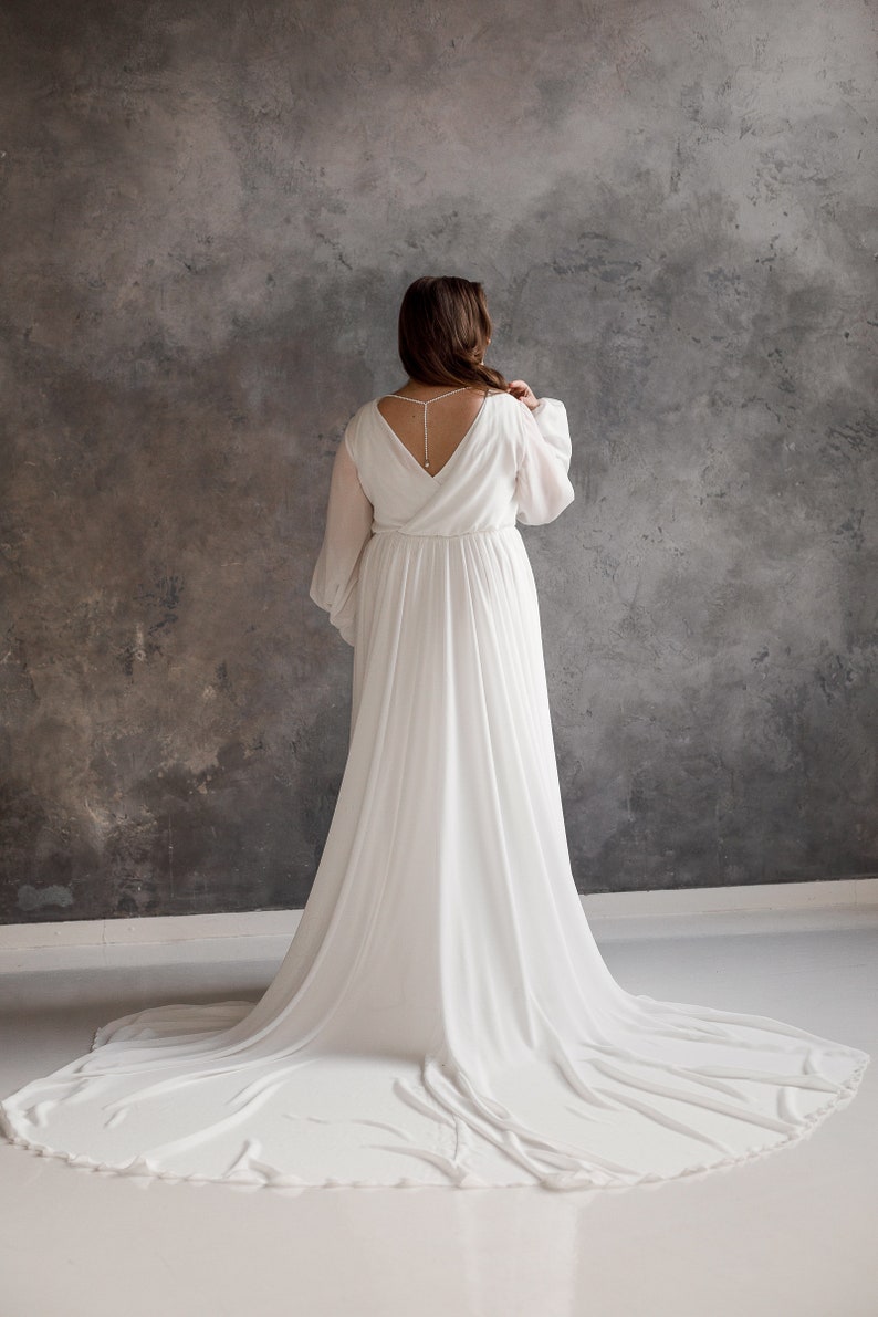 Plus Size Classic Wedding Dress Valeria image 2