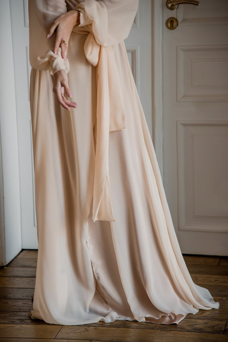 Chiffon beige set robe and slip image 3