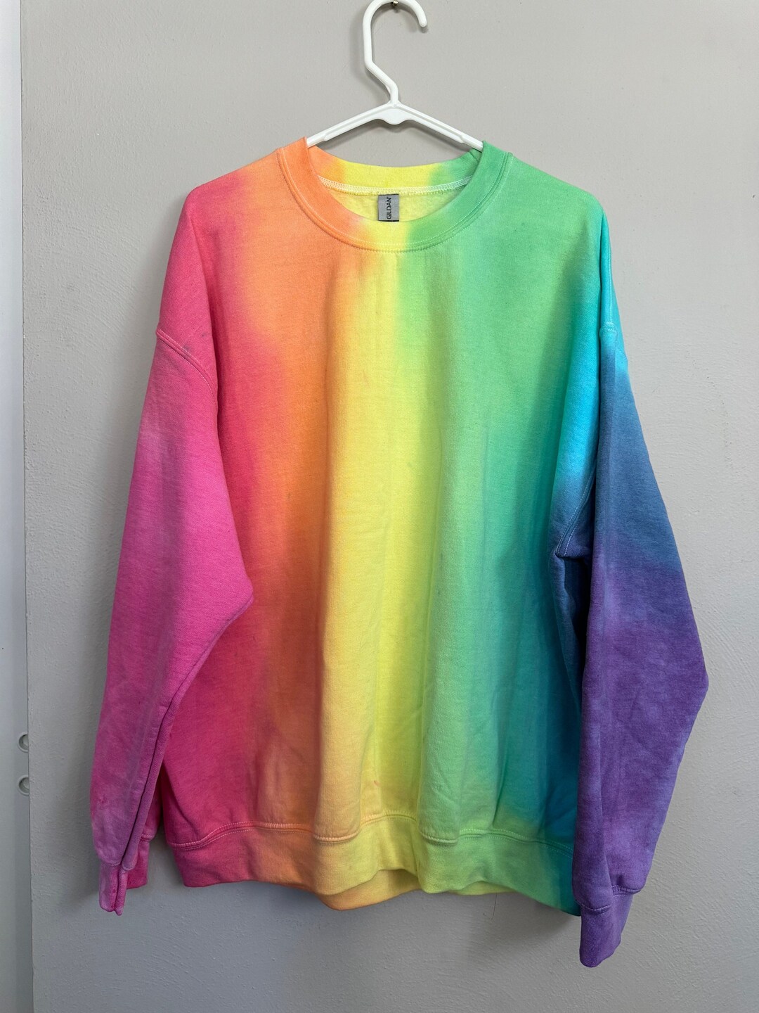 tie dye sweatshirt rainbow