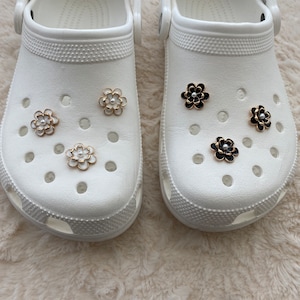 Flowers black or white (Metal) Shoe Charm
