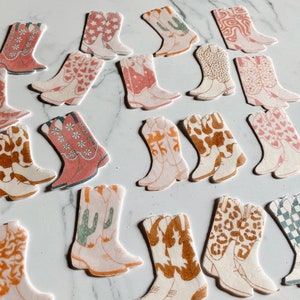 Pack of 22 Die cut Edible Wafer Cowgirl Boots, Edible Cowgirl Toppers, Wafer Paper Toppers, Wafer Cowgirl Boots, Cowgirl Cupcake toppers