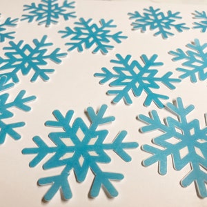 Pack of 12 Edible Wafer Die Cut SnowFlakes, Snowflake Toppers, Snowflake Frozen Cupcake Toppers, Frozen Winter Decorations, Edible Snowflake