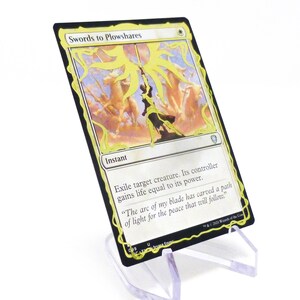 Swords to Plowshares - Commander MTG CARD * Altered gold foil vinyl* Magic the Gathering - feuille, doré, altérer, altéré, présent, agrafes