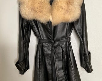 Vintage  Sears 70’s Women’s Black leather Knee Length Coat W/Fur Collar Belted Size 12