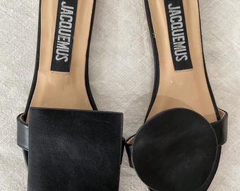 Jacquemus  Round Carre Leather Flip Flops