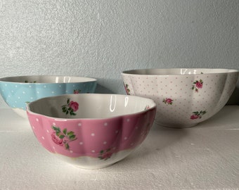 Royal Albert New Country Roses baking Bliss  Nesting Bowls  Vintage Rare Find  Set Of 3