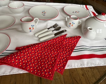 Molly's China Tea Set, Pleasant Company, American Girl, Retired