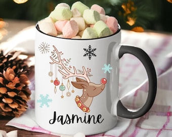 Tazza per bambini con cioccolata calda a forma di renna e manico personalizzata, tazza per cioccolata calda con nome del bambino, idea regalo per la vigilia di Natale, tazza per riempire la calza della Befana con Babbo Natale segreto