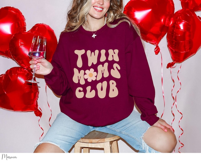 Sudadera para mamá de gemelos, camiseta para papá de gemelos, idea de regalo de cumpleaños para mamá primeriza, camiseta para mamá de gemelos embarazada, regalo para el día de la madre, sudadera para mamá, sudadera con capucha imagen 6