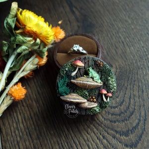 Mushroom Frog Engagement Wedding Ring Box, Fairy Doors, Fantasy Wedding, Polymer Clay Handmade, Bookish Cottagecore Wedding, Custom Ring Box