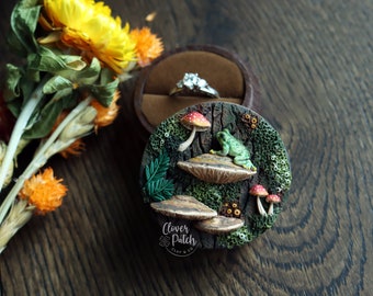 Mushroom Frog Engagement Wedding Ring Box, Fairy Doors, Fantasy Wedding, Polymer Clay Handmade, Bookish Cottagecore Wedding, Custom Ring Box