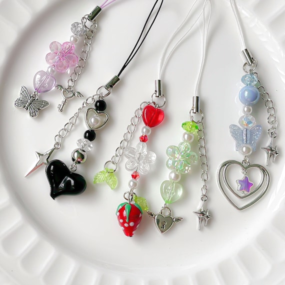 Kawaii Phone Charm Strap – Y2K Beaded Keychain – Strawberry