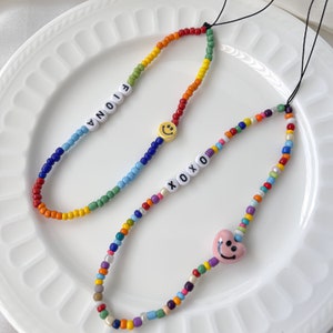 Amuleto de telefone com contas coloridas em 2 estilos, pulseira de telefone com nome personalizado, chaveiro com letras da moda, lembrancinhas para festa