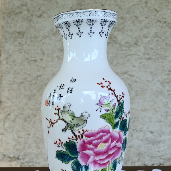 Vase Ancien en Porcelaine de Chine Estampillé.Décor d'Oiseaux,Branches Fleuries de Roses et Fines Dorures,Fait Main-Funbroc France