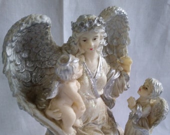 Resin Angel and Cherubs figurine. White and Silver Vintage Decorative Trinket For Holiday or Collection-Funbroc