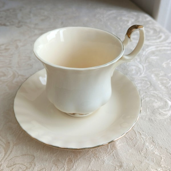 Tasse et Soucoupe Vintage Affinity Gold de Marque Royal Albert en Porcelaine.Vaisselle Blanc et Or, Fabriquée en Angleterre-Funbroc France