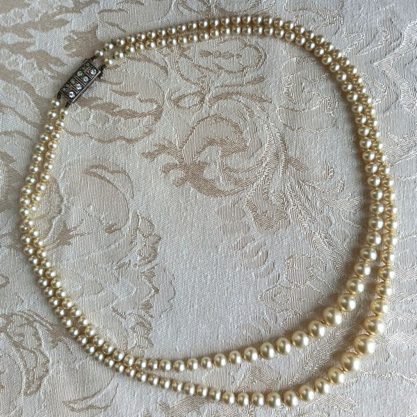 Collier de Perles Vintages à 2 Rangs de Style Ras de Cou, Années 50.Fermoir en Cuivre et Strass-Funbroc France
