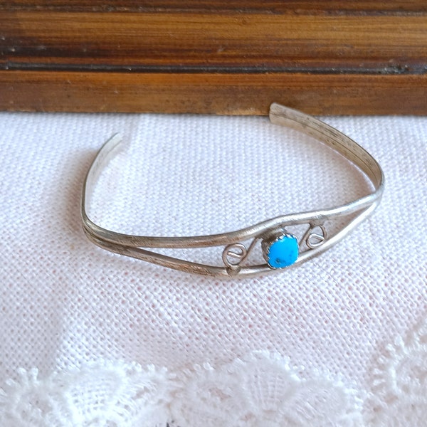 Bracelet Fin Vintage en Argent 925 avec Turquoise Sertie. Bijou de Poignet en Métal et Pierre Semi Précieuse-Funbroc France