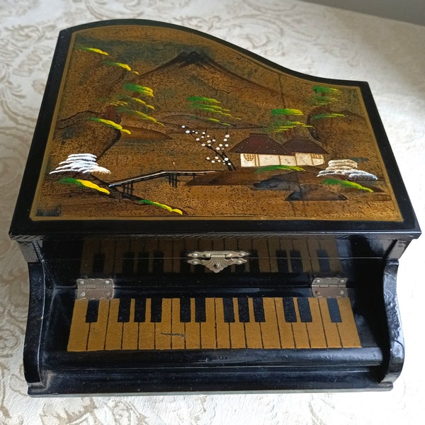 Boite à Bijoux Musicale en Forme de Piano avec Ballerine Tournante. Bois Laqué Noir, Décor Paysage Asiatique - Funbroc France