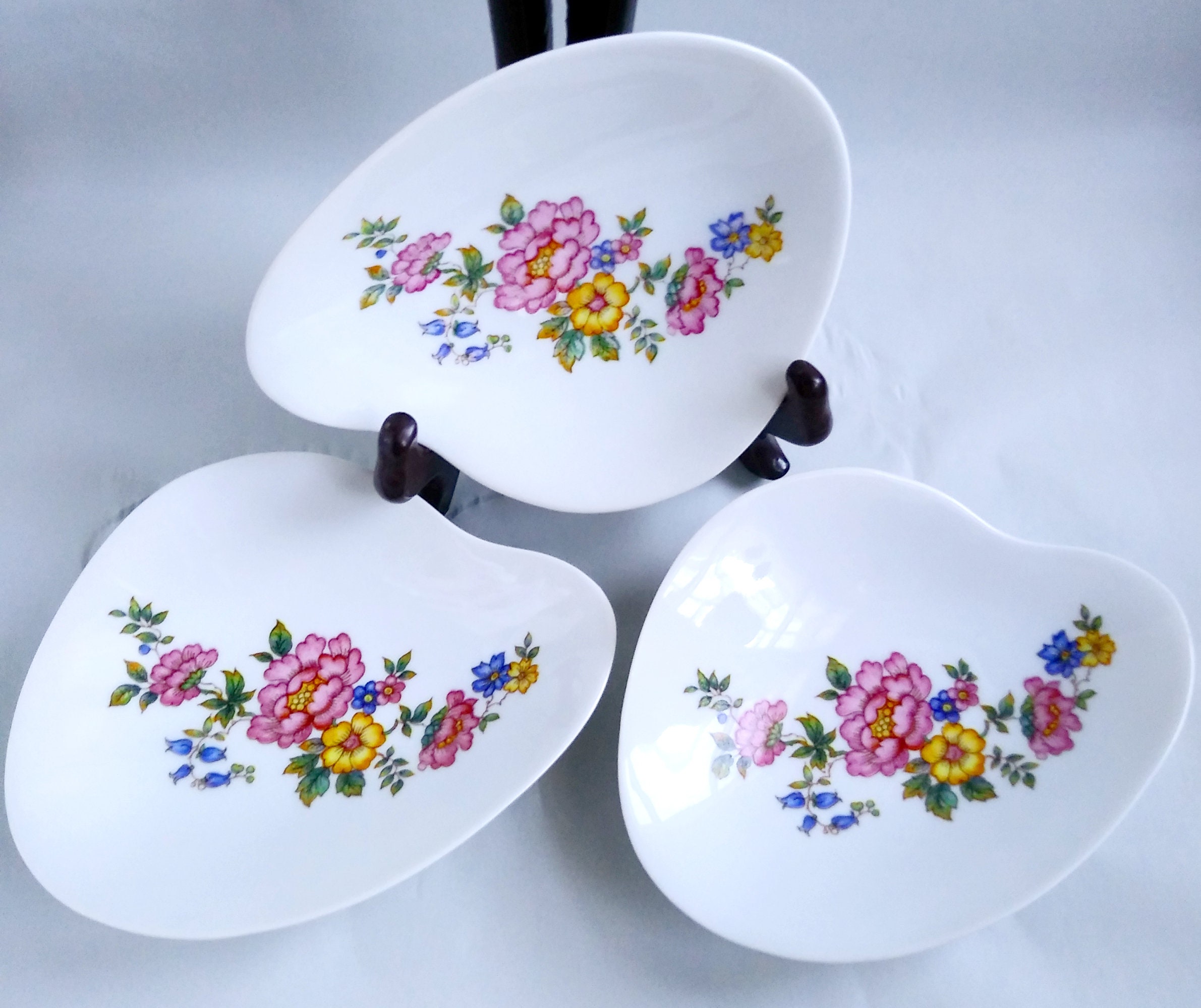 set de 3 ramequins vintages en porcelaine limoges le trèfle forme arrondie à décor floral multicolore-funbroc