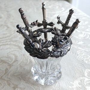 Vintage Aperitif Service with Glass or Crystal Support and 5 Sword-Shaped Picks in Silver Metal-Funbroc France