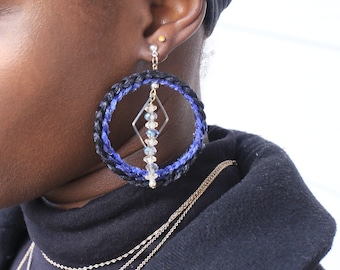 Le diamant brut - Boucles d'oreilles bijoux artistiques AKA Hairings, cheveux ombrés noirs à bleus