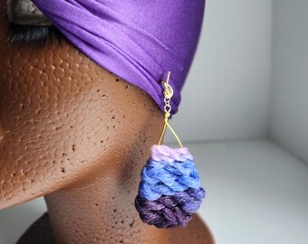 Boucles d'oreilles pendantes faites main en forme de larme violet ombré | Matériau des cheveux synthétiques